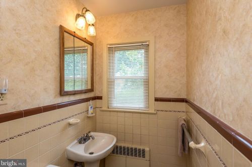 1106 Vilsmeier Rd, Lansdale PA  19446-1711 exterior