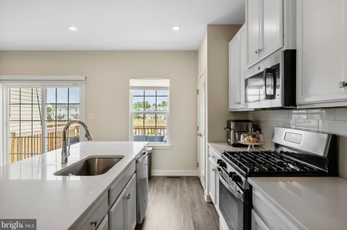 119 Nathan Dr, Riverton NJ  08077 exterior