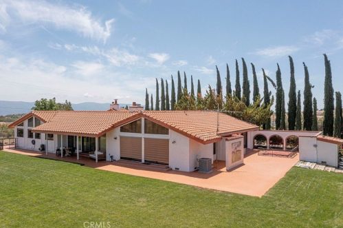 41060 Rolling Hills Dr, Aguanga, CA 92536-9670