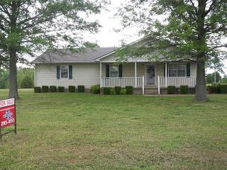 451 Easley Rd, Newbern, TN 38059-3055