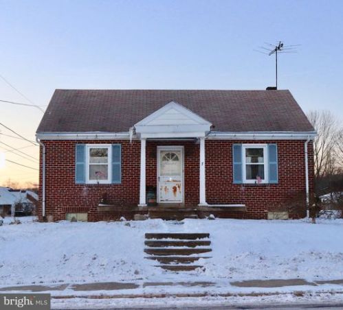 7 Grosstown Rd, Pottstown PA  19464-6122 exterior