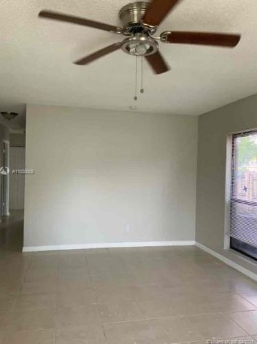 438 Streamlet Ave, Fort Pierce FL  34983-4538 exterior