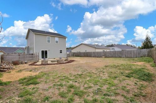 2056 Gray Goose Loop, Fayetteville, NC 28306-3582
