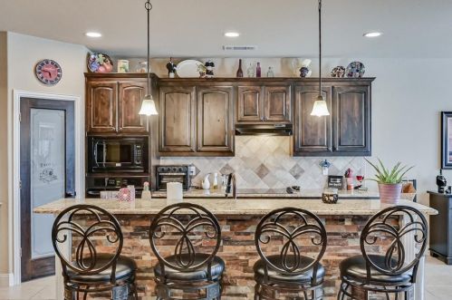 5466 Red Rose Trl, Midlothian TX 76065-8881 exterior