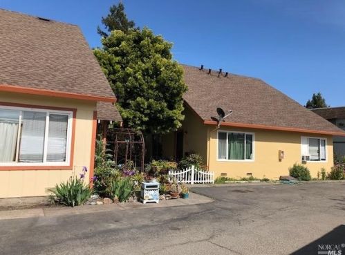 1109 Evans Dr, Santa Rosa, CA 95405-7319