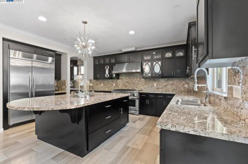 1799 Tramonti Dr, Pleasanton CA  94568-4249 exterior