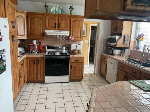 230 Mira Mar Ave, Long Beach, CA 90803-6126