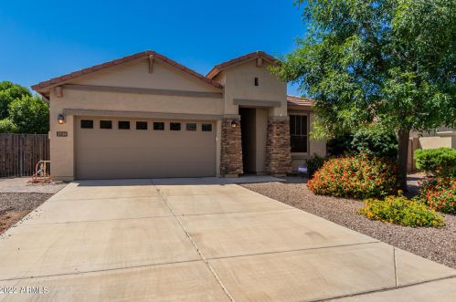 2729 Clifton Ave, Gilbert, AZ 85295-2308