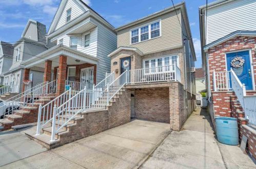 107 Kennedy Blvd, Bayonne, NJ 07002-5224