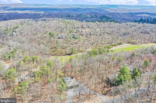 208 Pathfinder Ln, Hedgesville WV  25427-6160 exterior