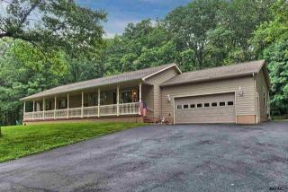 23 Godfrey Rd, Cross Roads, PA 17322-9010