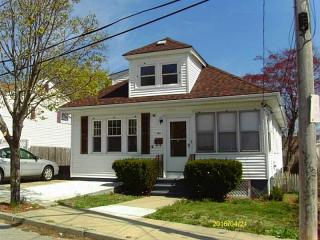 5 Reeves Pl, Cranston RI  02920-5408 exterior