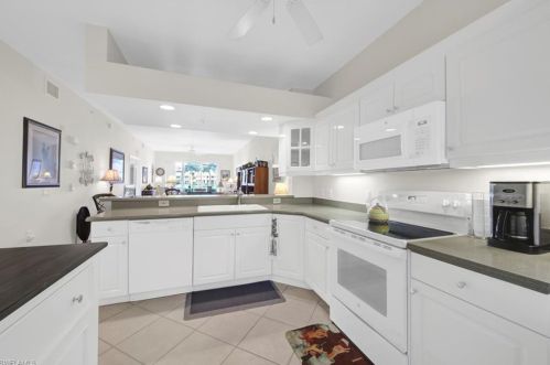 2347 Hidden Lake Ct, Naples, FL 34112-2862