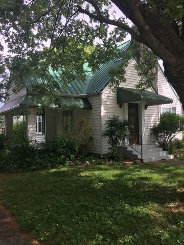 402 Cumberland St, Cowan, TN 37318-3250