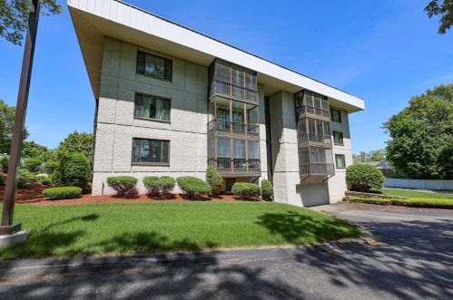 39 Spit Brook Rd, Nashua NH  03060-5610 exterior