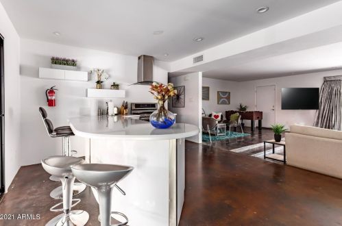 5002 38th Pl, Phoenix AZ  85040-2912 exterior