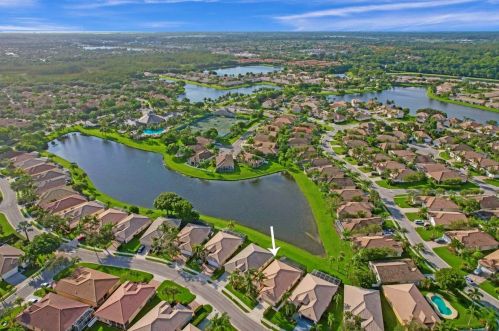 8670 Pine Cay, West Palm Beach FL  33411-5538 exterior