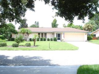 3818 Countryside Ln, Sarasota, FL 34233-2122