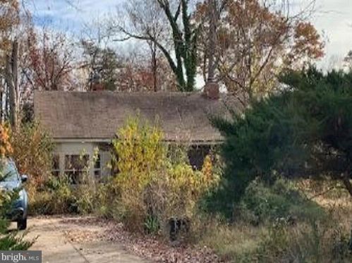 6609 Hackberry St, Springfield, VA 22150-1121