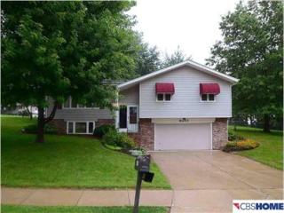 8405 Raven Oaks Dr, Omaha NE  68152-1833 exterior