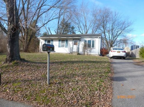 57 Wickham Dr, Warwick, NY 10990-2134