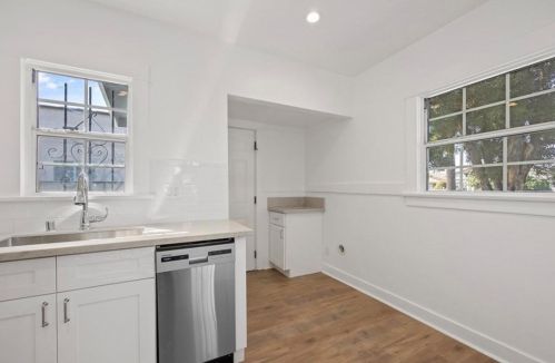 2436 Adriatic Ave, Long Beach CA 90810-3313 exterior