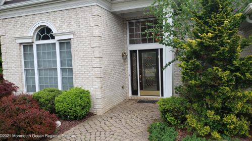 16 Caufield Ct, East Freehold, NJ 07728-9248