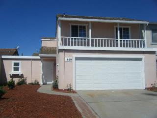 1619 Madrid St, Salinas, CA 93906-8401