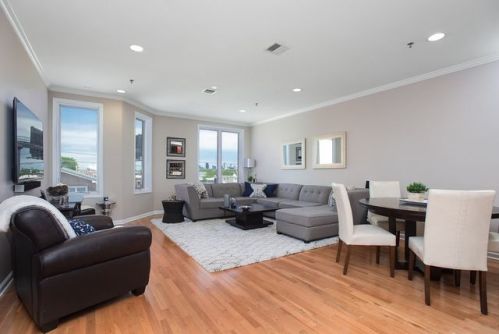 203 Hackensack Ave, Union City, NJ 07086-5800