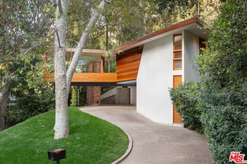 3612 Woodhill Canyon Rd, North Hollywood, CA 91604-3658