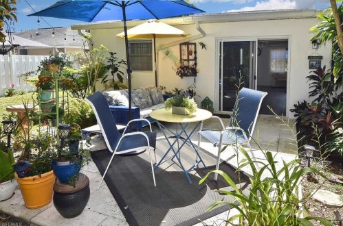 1097 Alhambra Cir, Naples FL 34103-3287 exterior