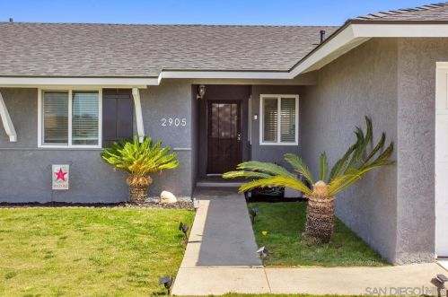 2905 Linda Dr, Oceanside CA  92056-4352 exterior