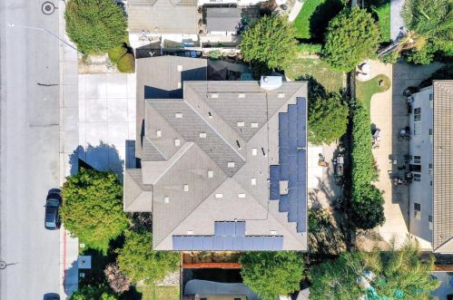 361 Majestic Dr, Hollister CA  95023-7032 exterior