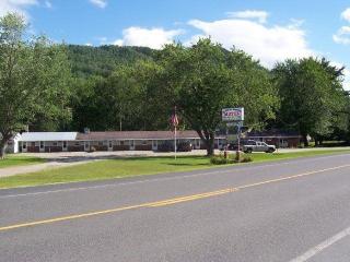 129 Lancaster Rd, Northumberland, NH 03582-4018