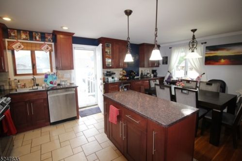 15 New York Ave, Clark NJ  07066-1241 exterior