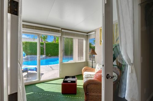 19 Orleans Rd, Rancho Mirage CA  92270-2714 exterior