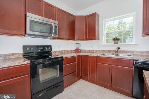 24 Grissom Dr, Bear DE  19701-6848 exterior