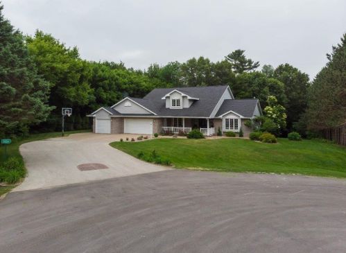 2924 Ruby Ridge Ct, Green Bay, WI 54313-7766