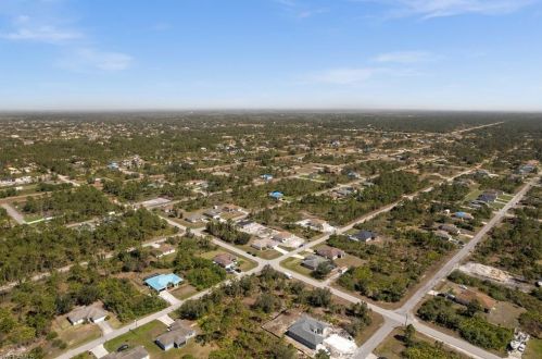 2918 44 St, Lehigh Acres FL 33976-4758 exterior