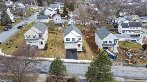 706 Hornblende Ave, Kennett Sq PA  19348-3614 exterior