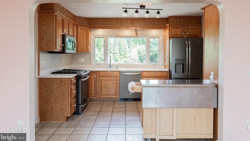 2037 Stone Mill Rd, Lancaster PA  17603-6053 exterior