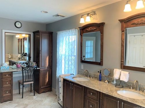 4 Stone Ave, Crotonville NY  10562-3707 exterior