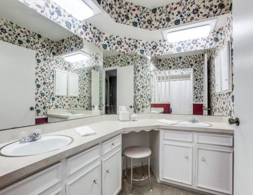 7268 Fernmeadow Dr, Dallas TX  75248-5605 exterior