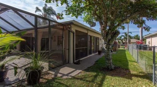 905 52nd St, Cape Coral FL  33914-7086 exterior