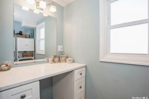1 Laura Dr, South Setauket NY  11720-3068 exterior