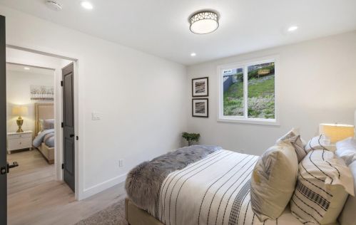 6 Rockford Ave, Daly City CA  94015-4724 exterior