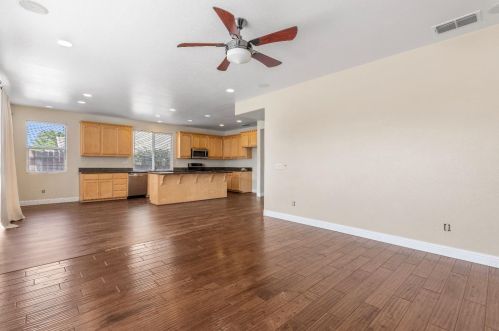 2228 Clock Tower Ct, Riverbank CA  95367-9427 exterior