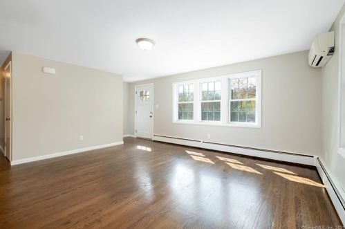 124 Park Dr, Kensington CT  06037-3815 exterior
