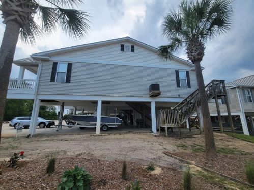 512 Meridian Ave, Carrabelle, FL 32322-2232