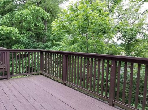 421 Allenberry Dr, Pittsburgh, PA 15237-3320